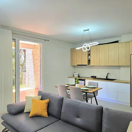 In San Pietro 304 Apartman Plazhi San Pietro