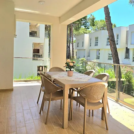 In San Pietro 304 * Plazhi San Pietro